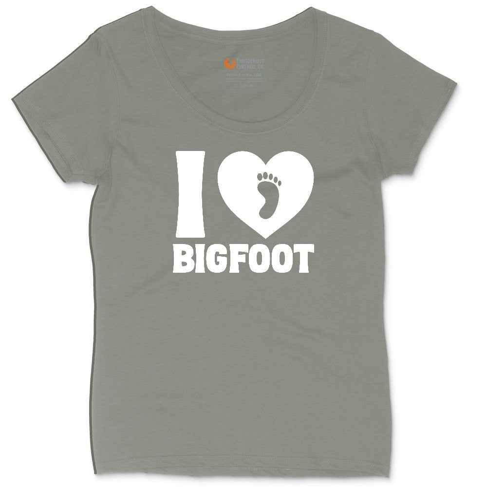 I Love Bigfoot Ladies Curvy Tee - Bamboo Blackout